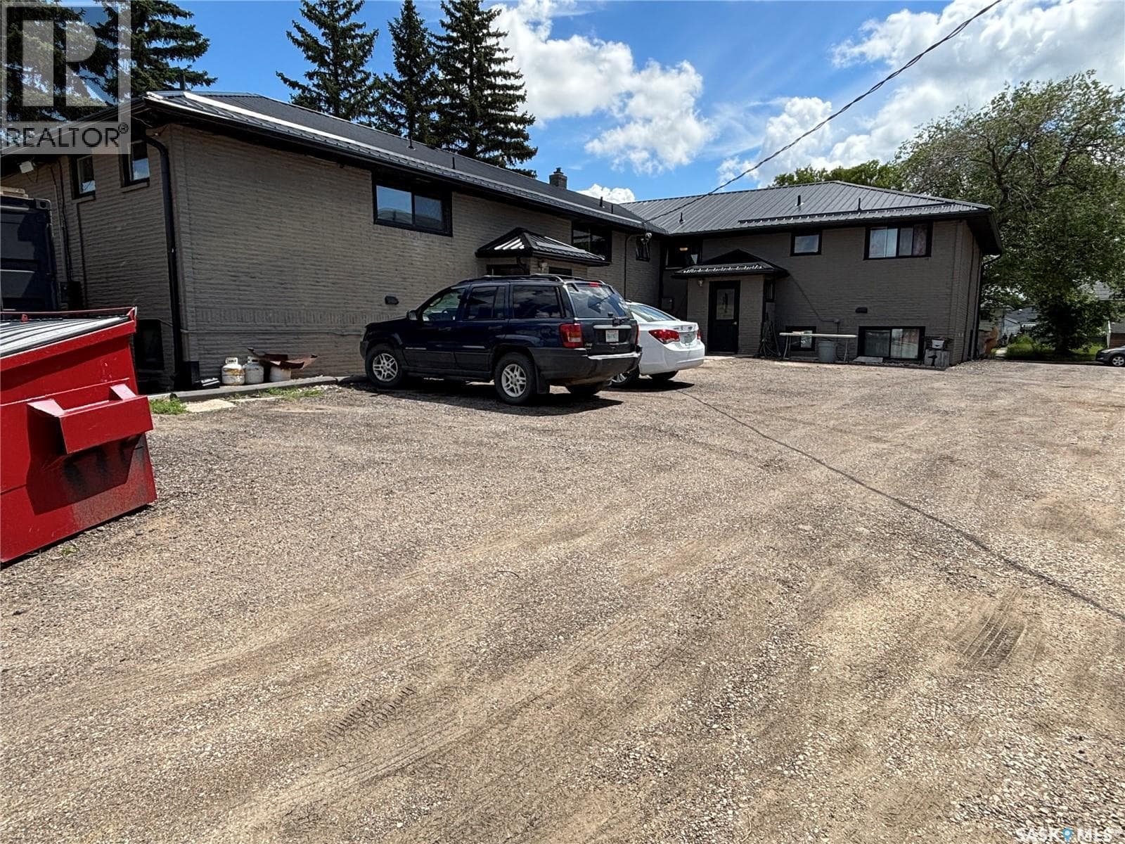 2440 ABBOTT ROAD — photo 3
