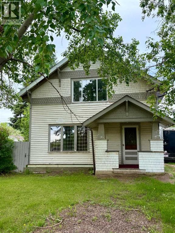 5028 48 Street — photo 2
