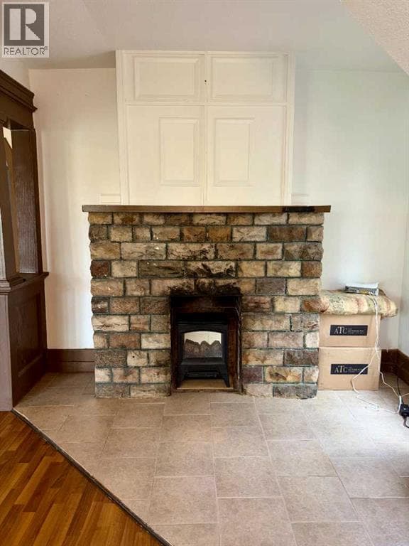 5028 48 Street — photo 4