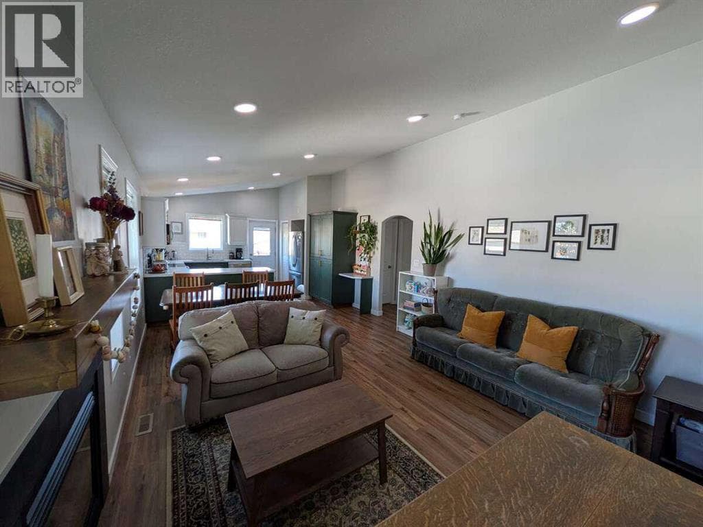 292 Lancaster Drive — photo 5