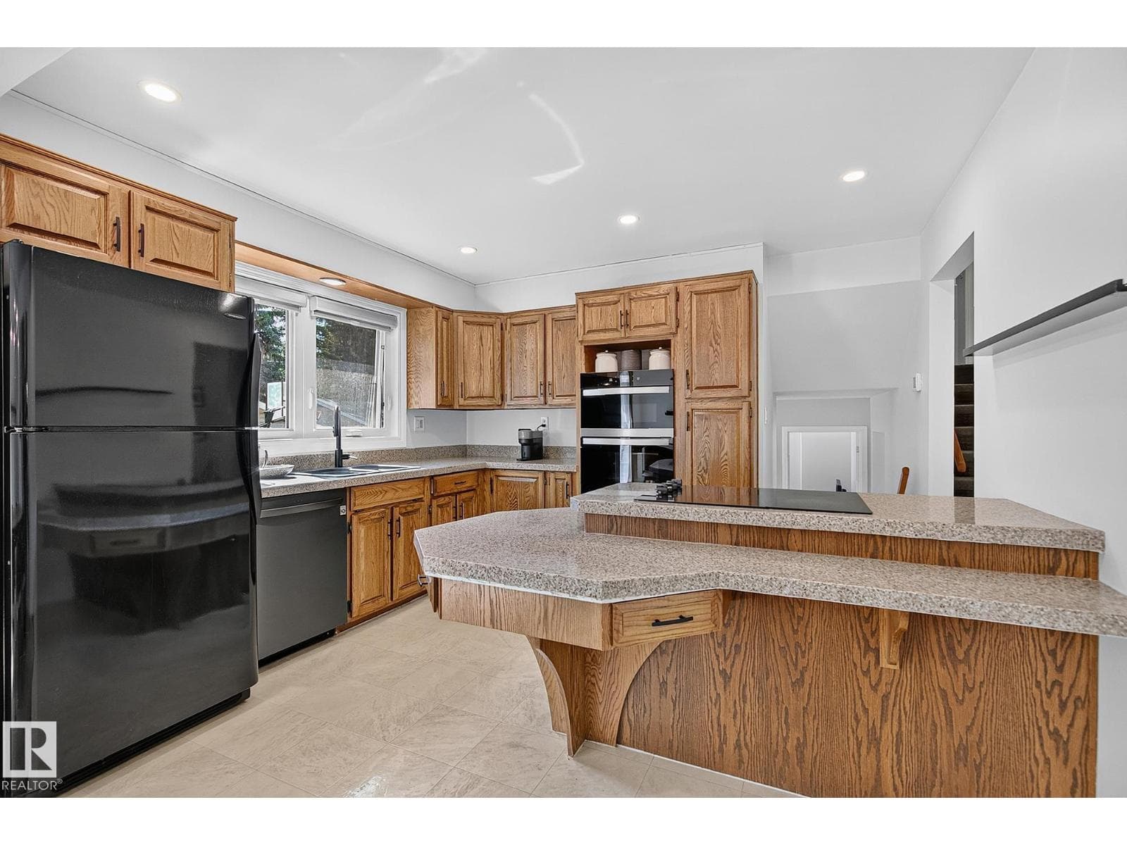 7707 156 ST NW — photo 3