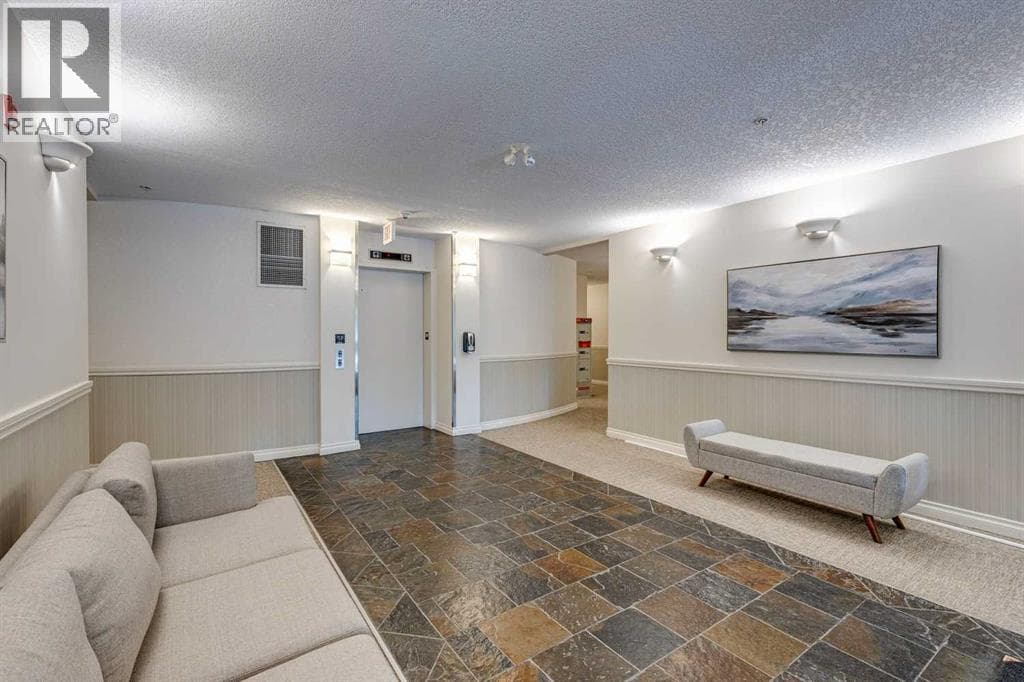 303, 10 Hemlock Crescent SW — photo 3
