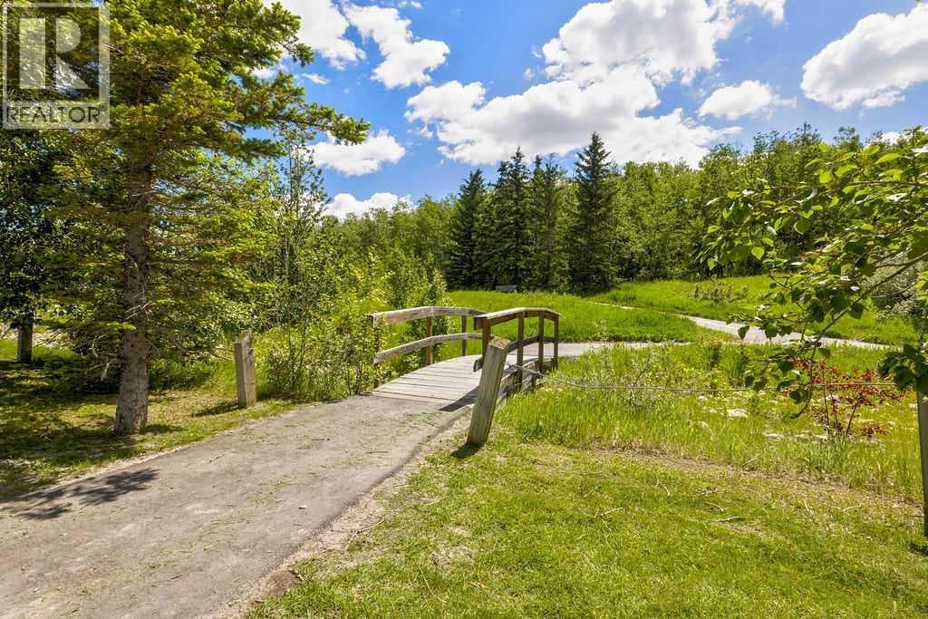 155 Citadel Meadow Gardens NW — photo 2