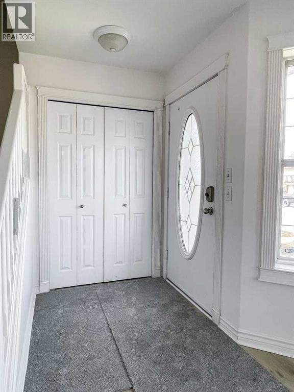 133 Diefenbaker Drive N — photo 2
