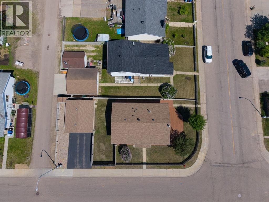 100 Caldwell Crescent — photo 3