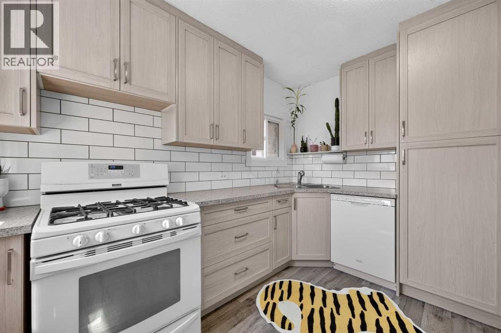 1212 Bantry Street NE — photo 5