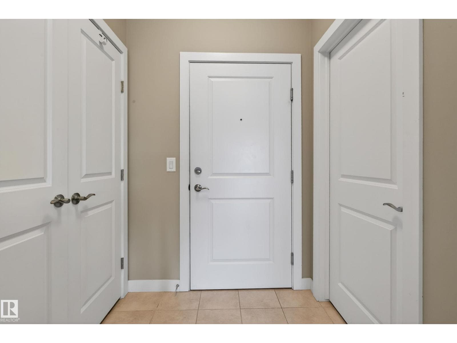 #409 2584 ANDERSON WY NW — photo 2