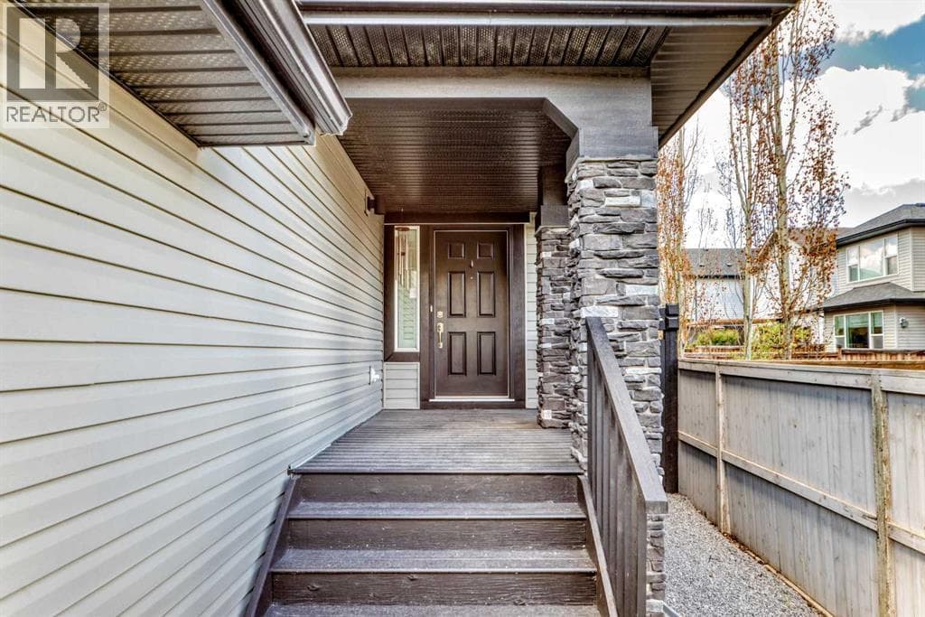 71 Hillcrest Street SW — photo 2