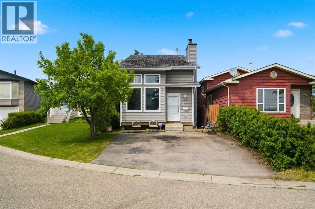 5 Martingrove Court NE — photo 2