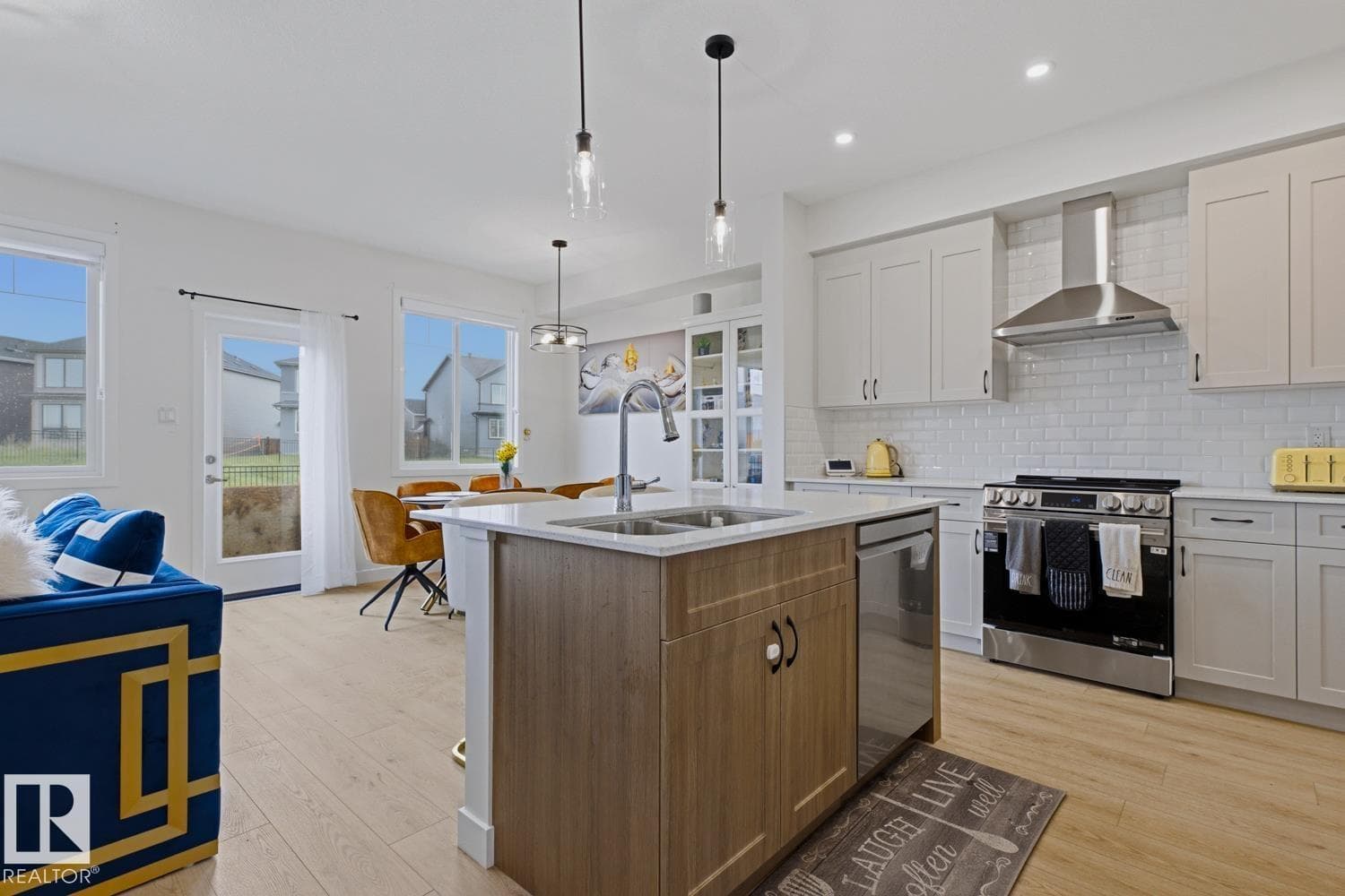 22916 82 Ave NW — photo 4