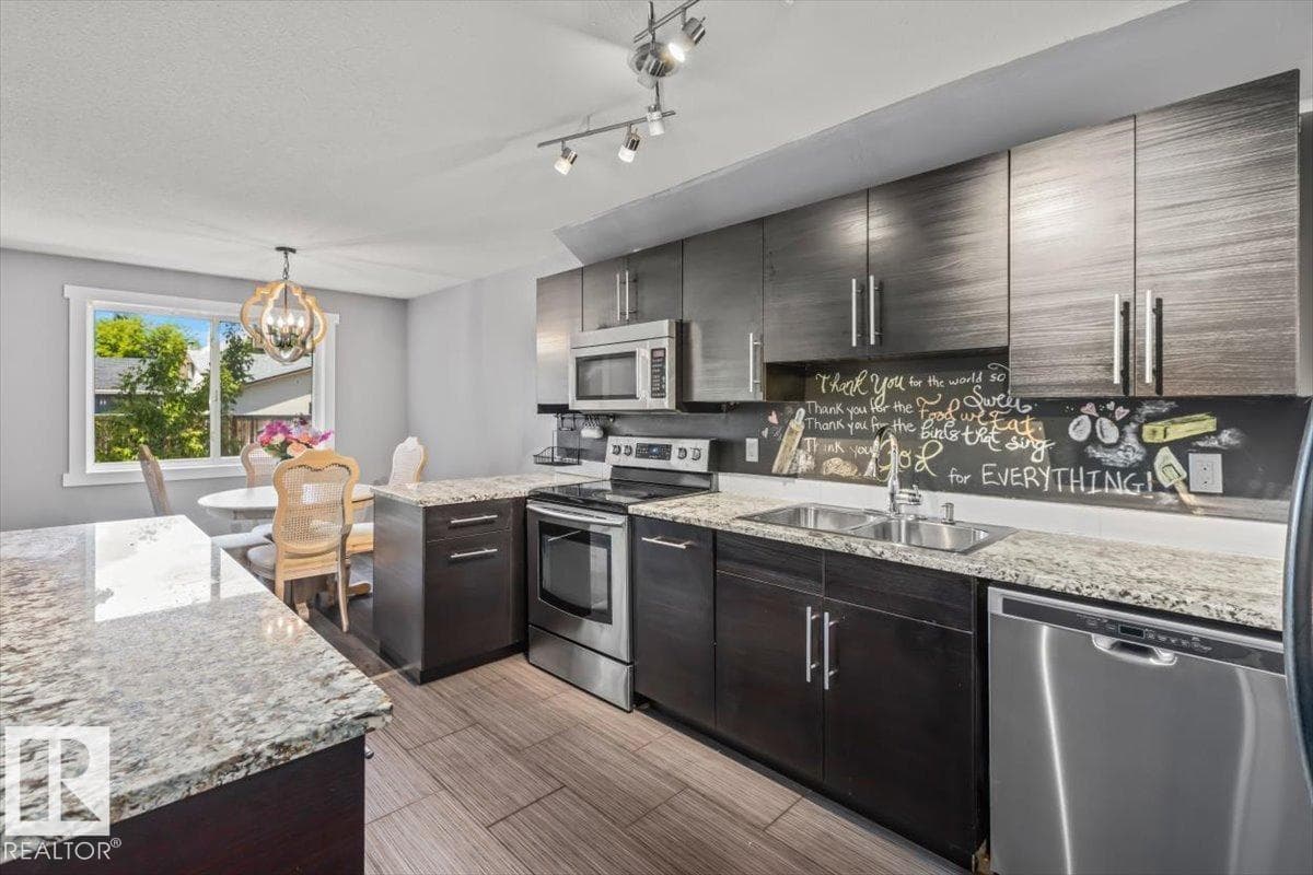 #118 95 MCKENNEY AV