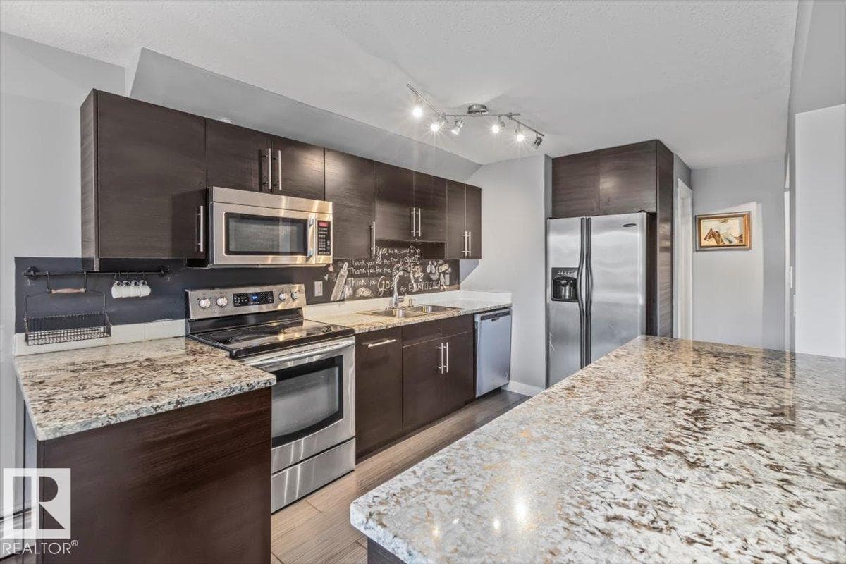 #118 95 MCKENNEY AV — photo 2
