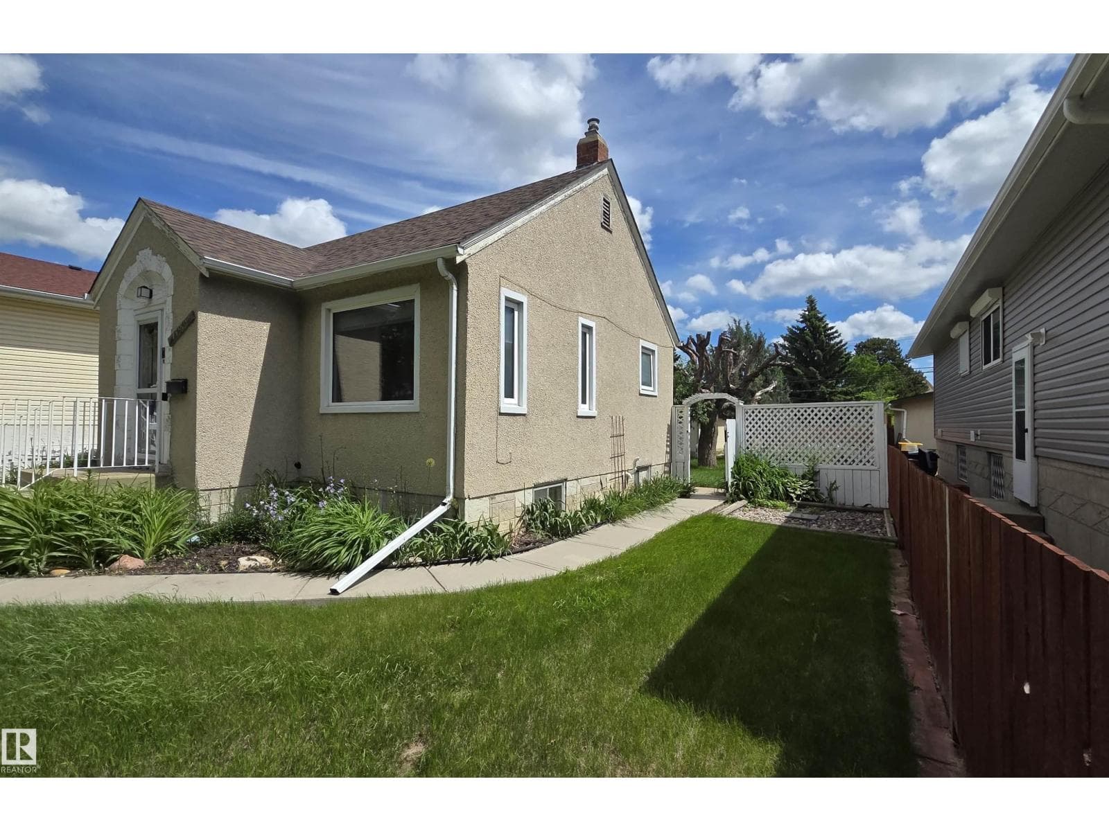 11909 83 ST NW — photo 2