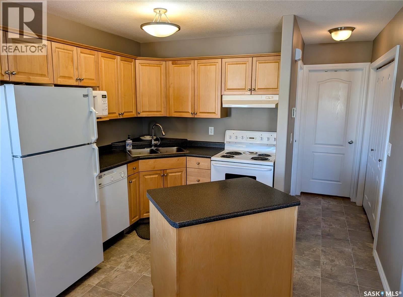4144 Buckingham DRIVE E — photo 2