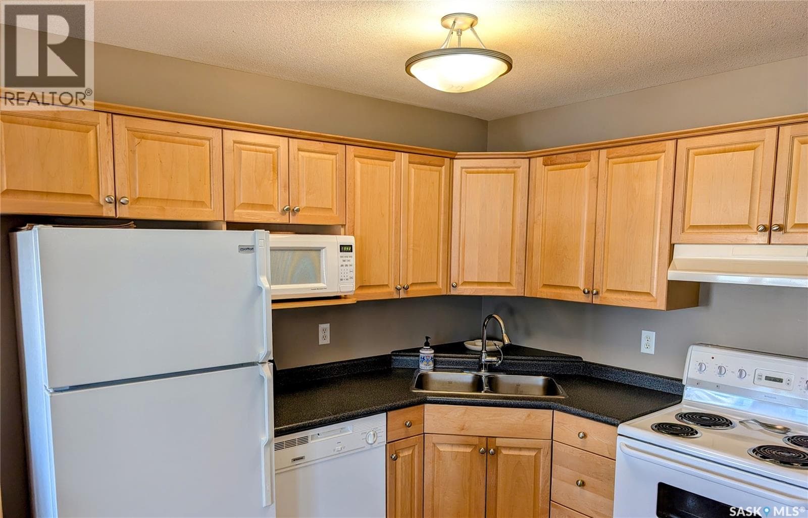 4144 Buckingham DRIVE E — photo 3