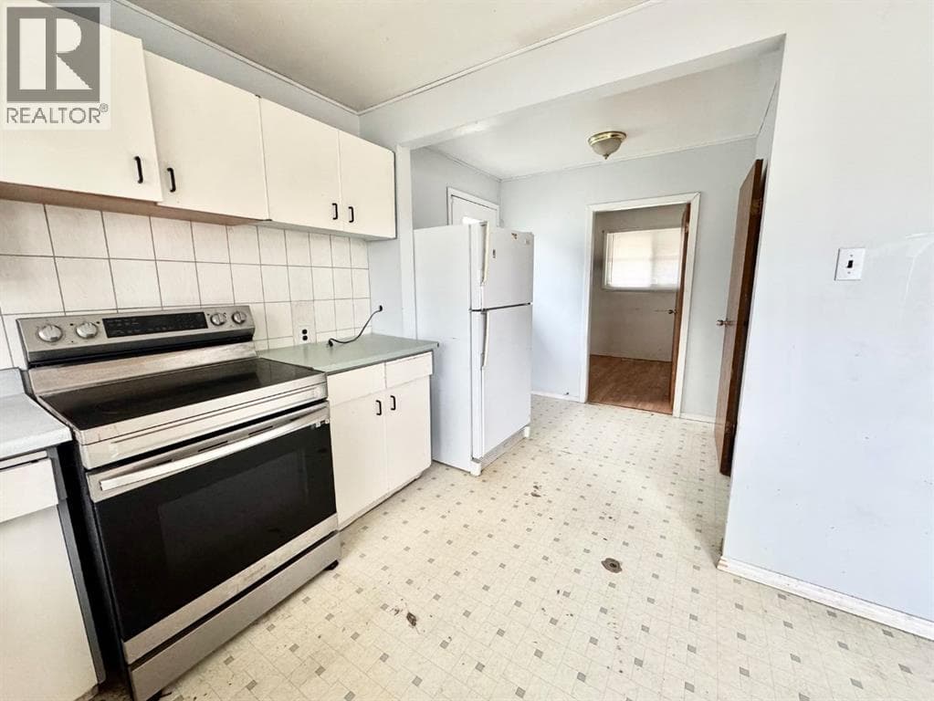 5536 47A Street — photo 3