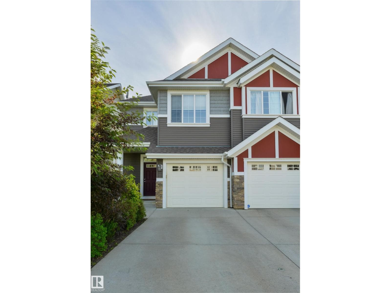 2315 68 ST SW — photo 2
