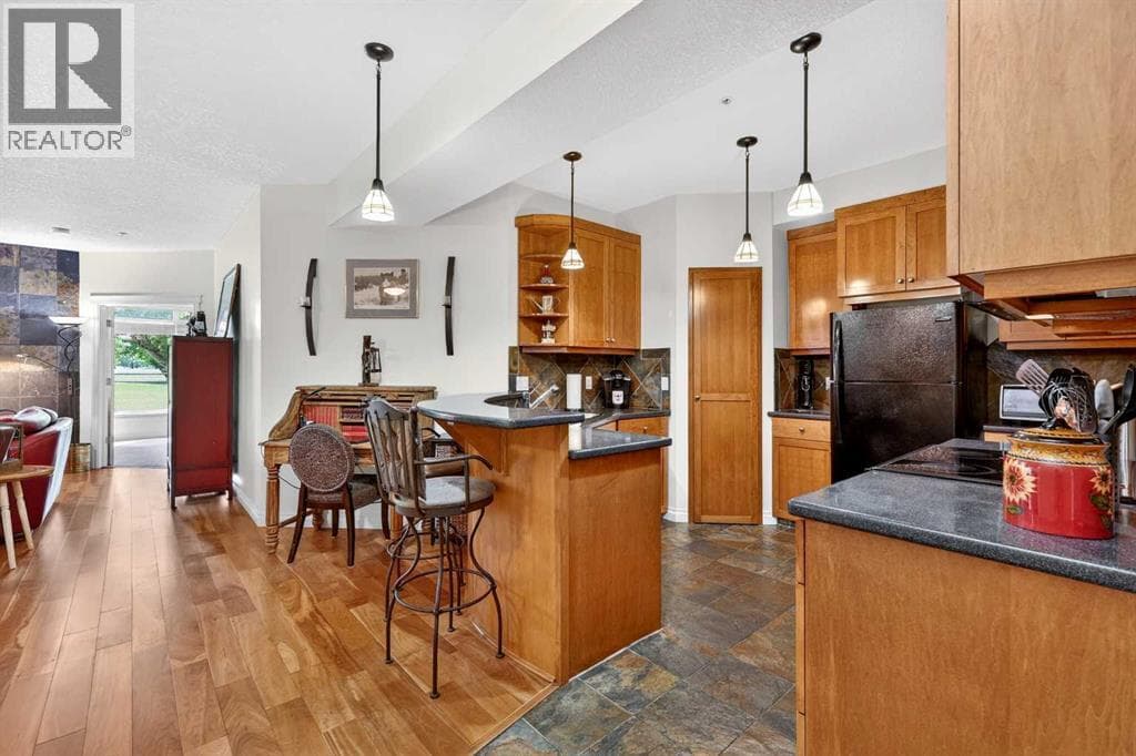 1104, 24 Hemlock Crescent SW — photo 4