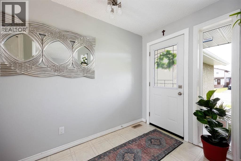 161 Beaton Place — photo 2