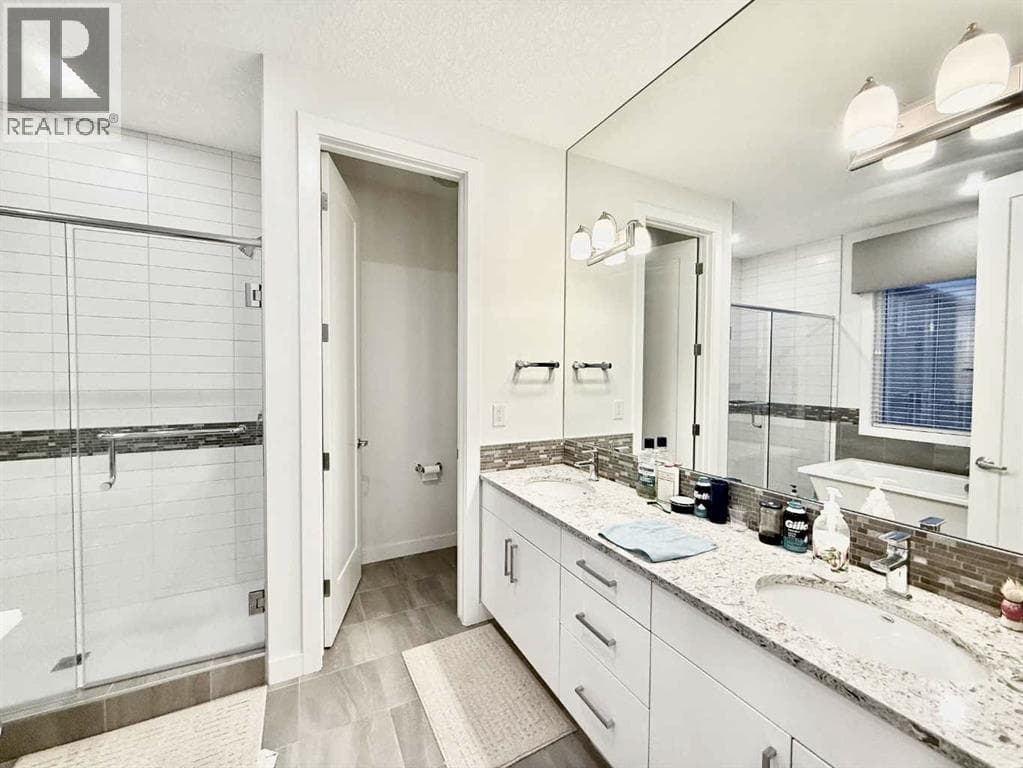 148 Carrington Circle NW — photo 3