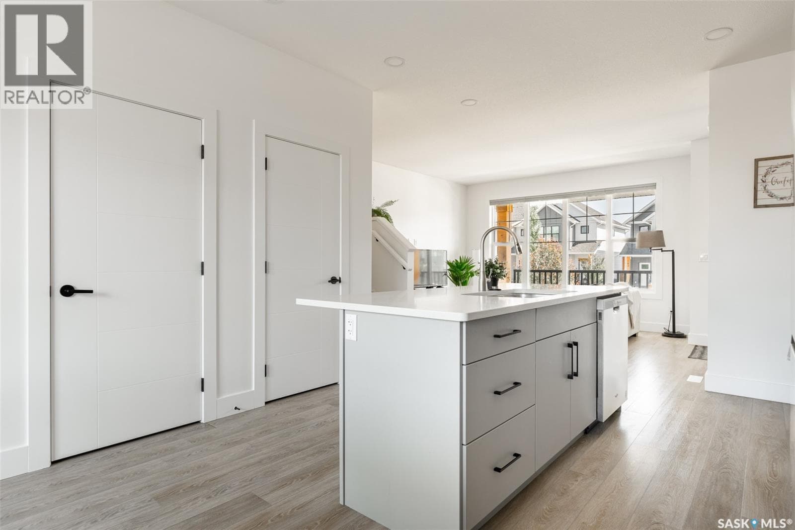 3 bed 3 bath single family at 180 Rosewood BOULEVARD E — $485,000 — photo 11