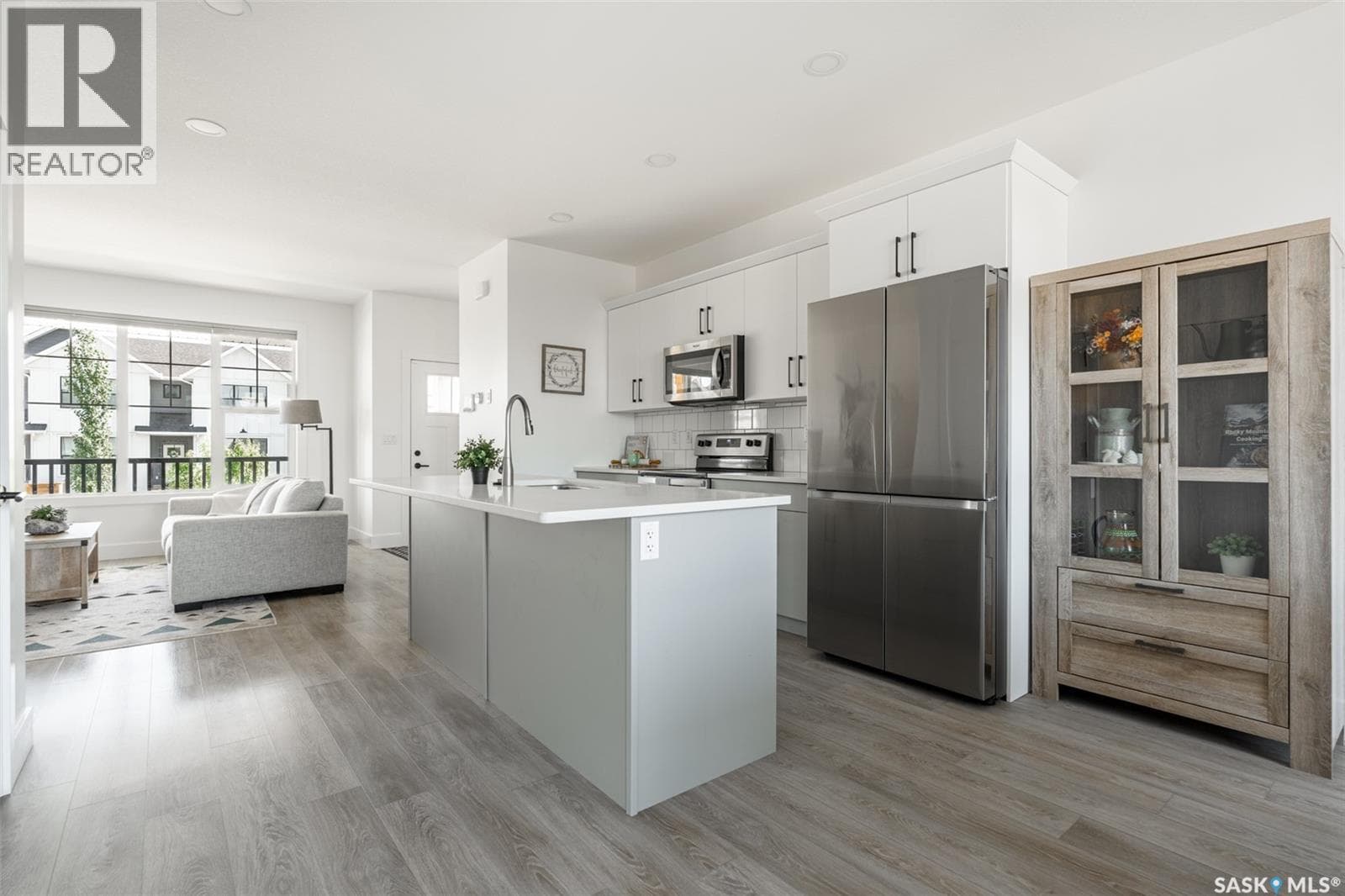 3 bed 3 bath single family at 180 Rosewood BOULEVARD E — $485,000 — photo 12