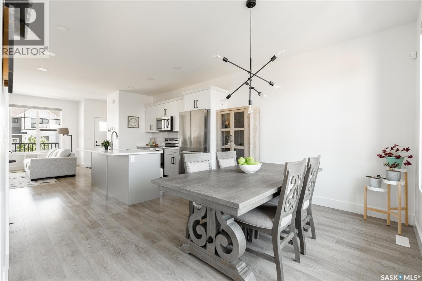 3 bed 3 bath single family at 180 Rosewood BOULEVARD E — $485,000 — photo 9