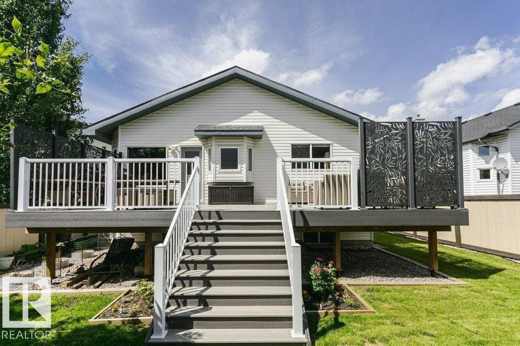 46 CLARKDALE DR — photo 2