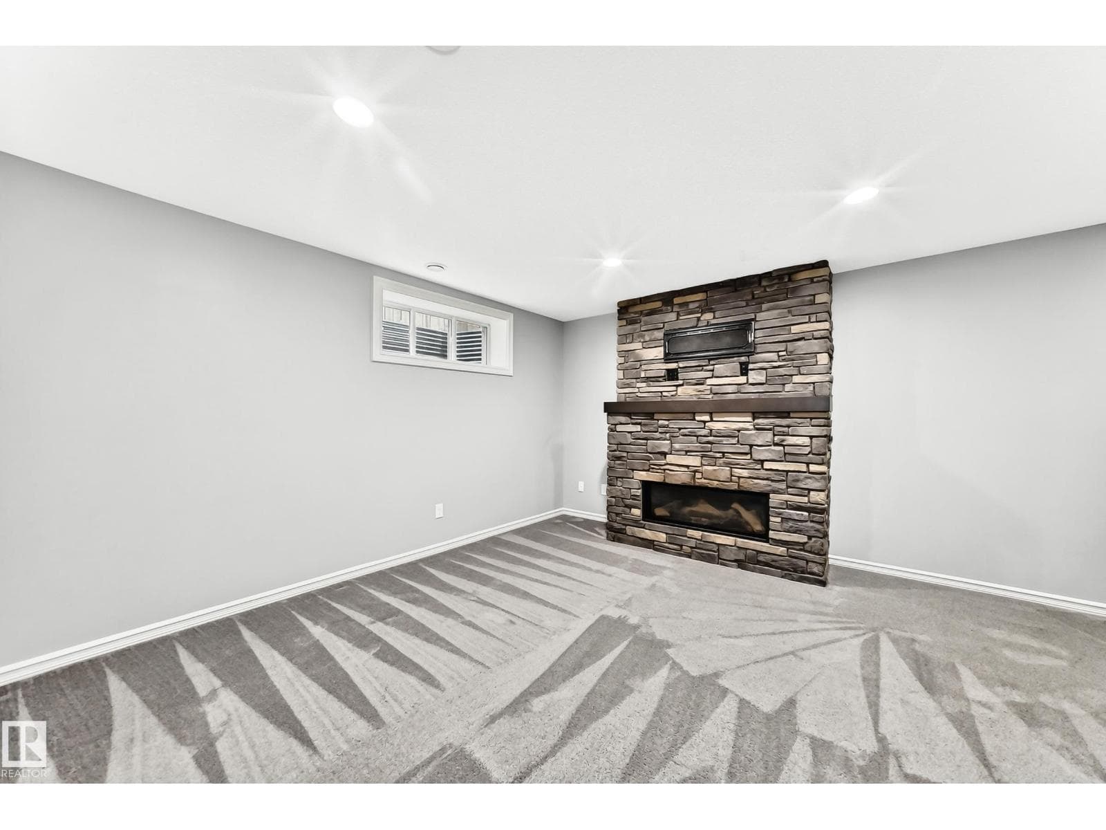 5233 2A AV SW — photo 5