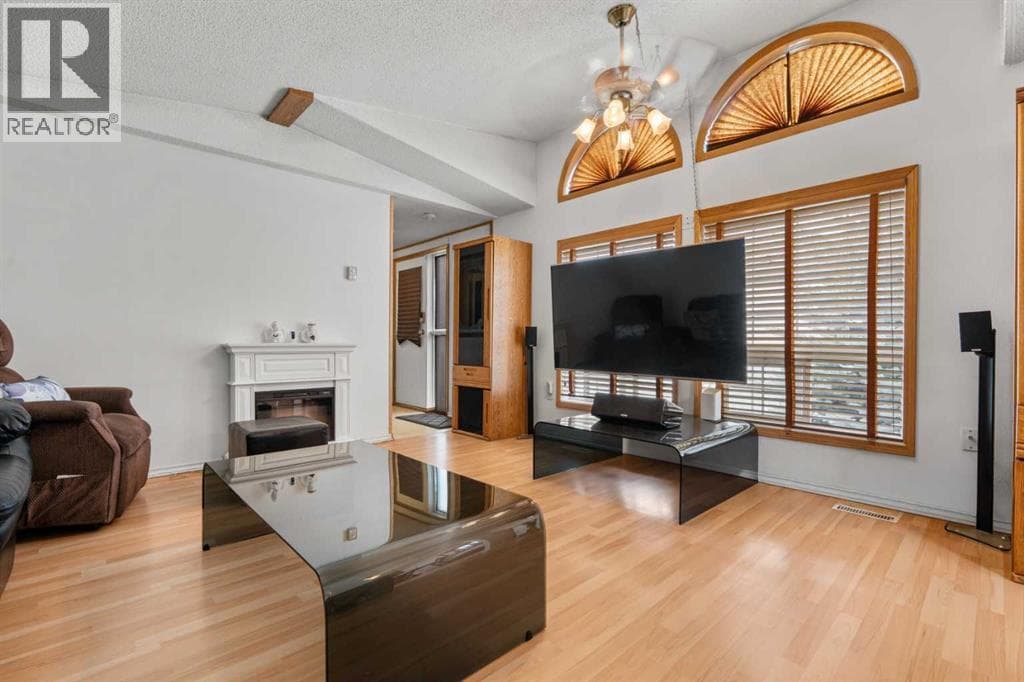 254 Erin Woods Circle SE — photo 3