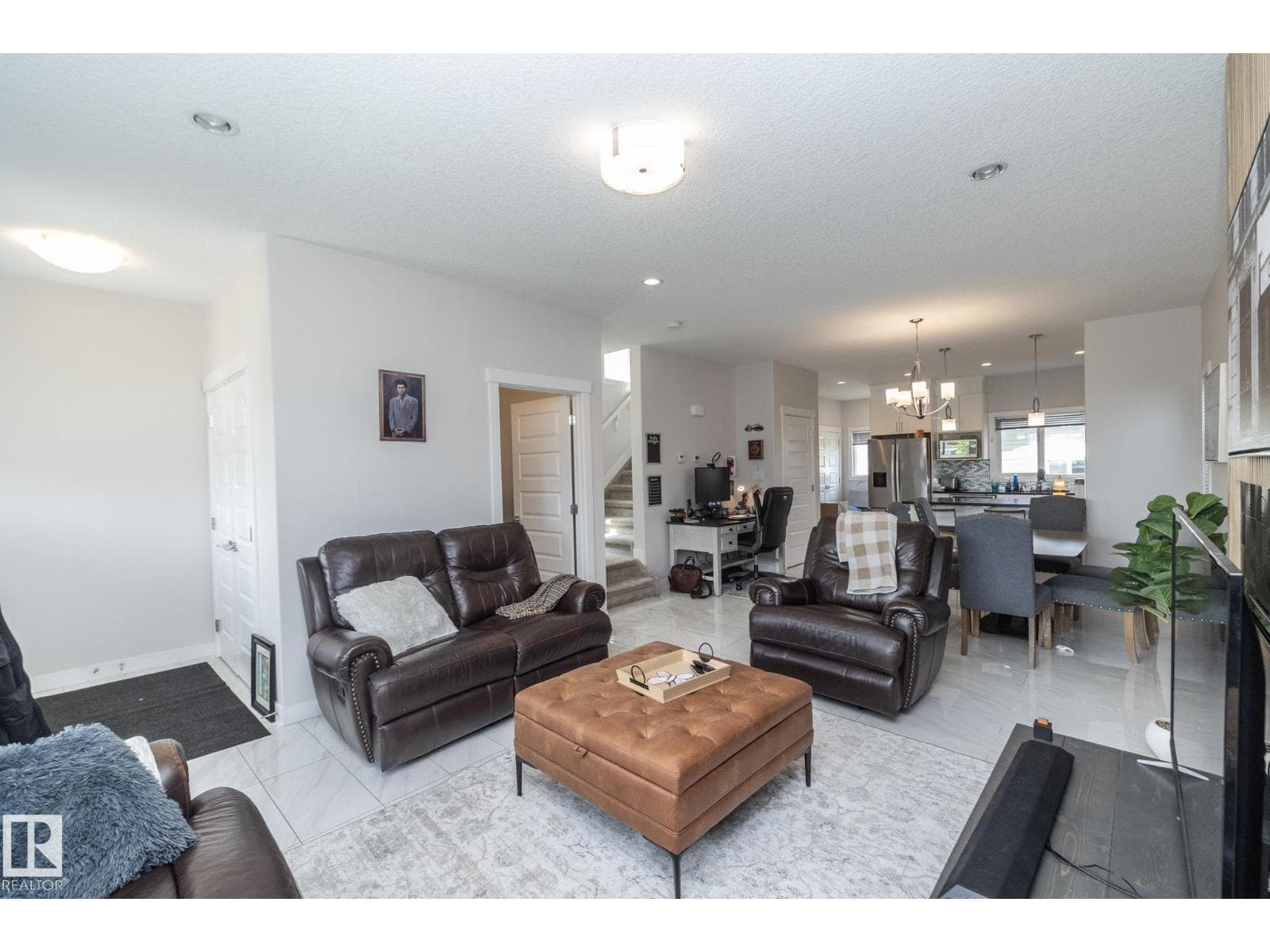 3506 48 AV — photo 2
