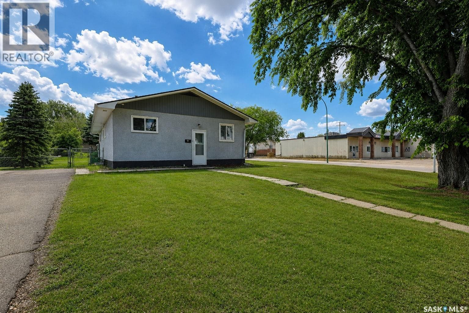 2410 Steuart AVENUE — photo 3