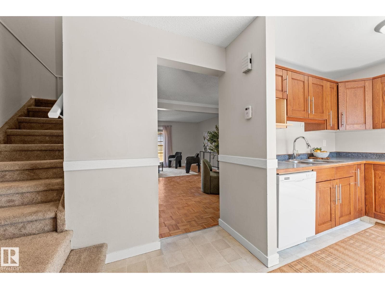 5410 146 AV NW — photo 5
