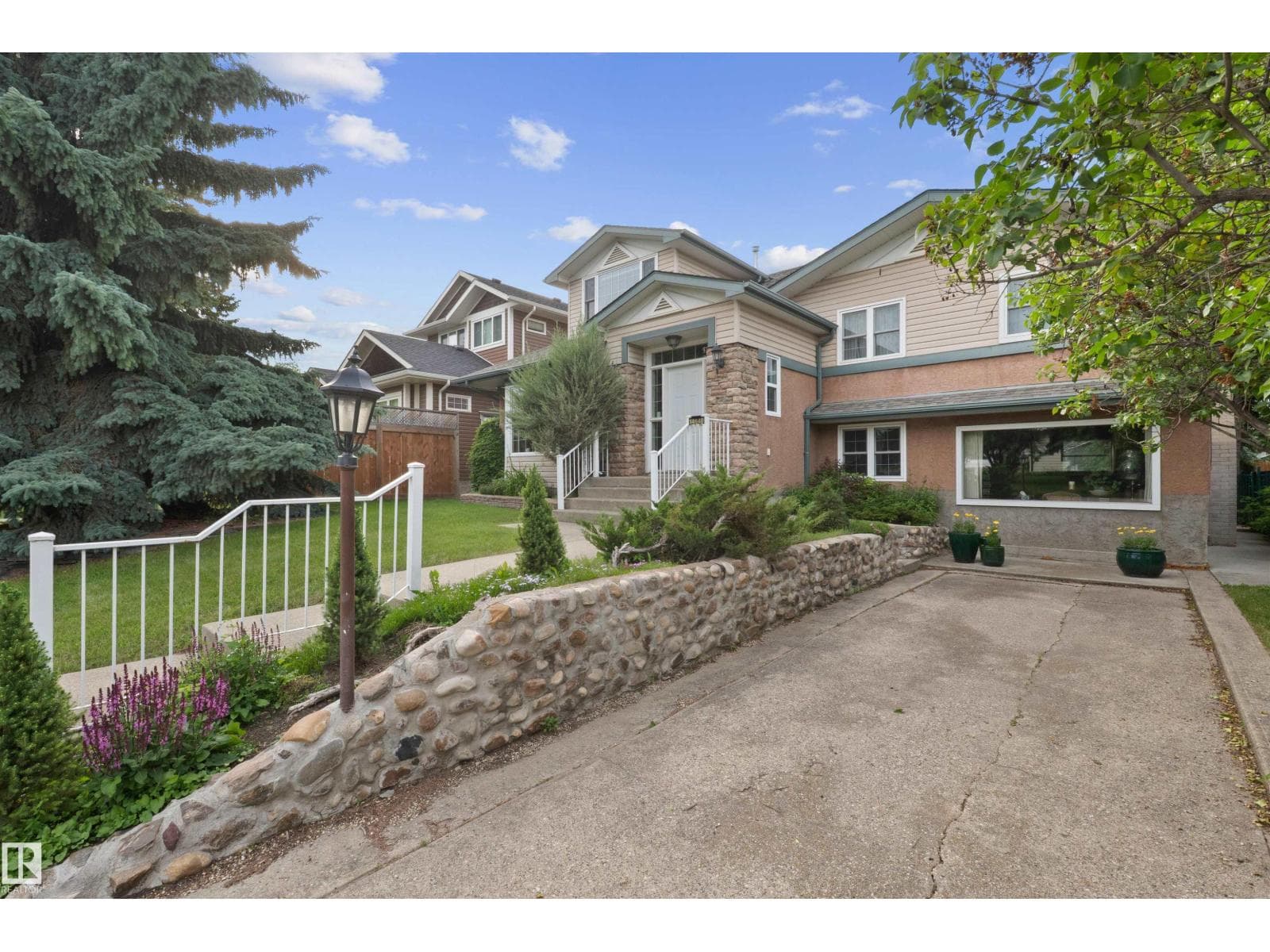 14640 88 AV NW — photo 3