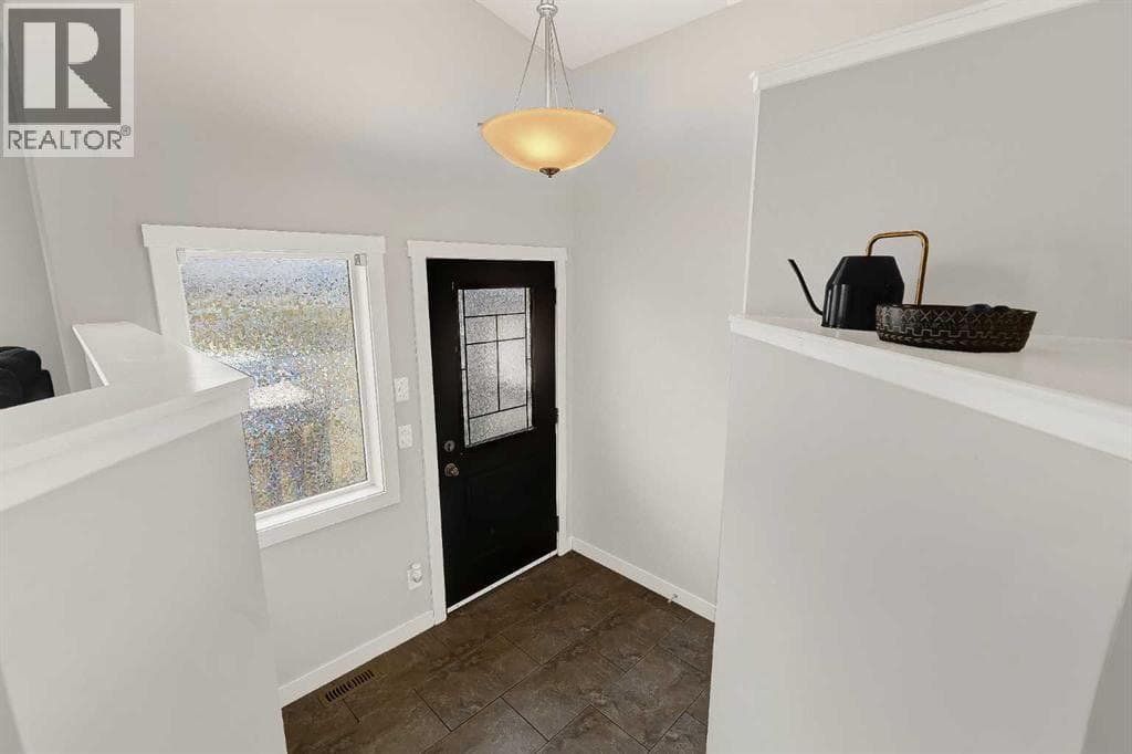 9468 93 Street — photo 2
