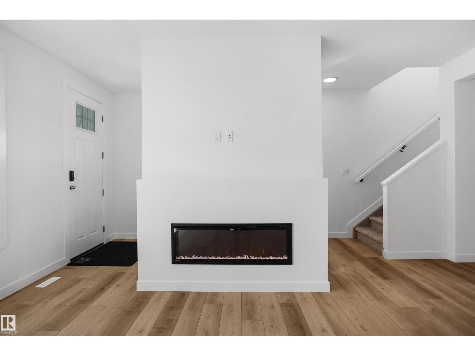1308 9 ST NW — photo 2