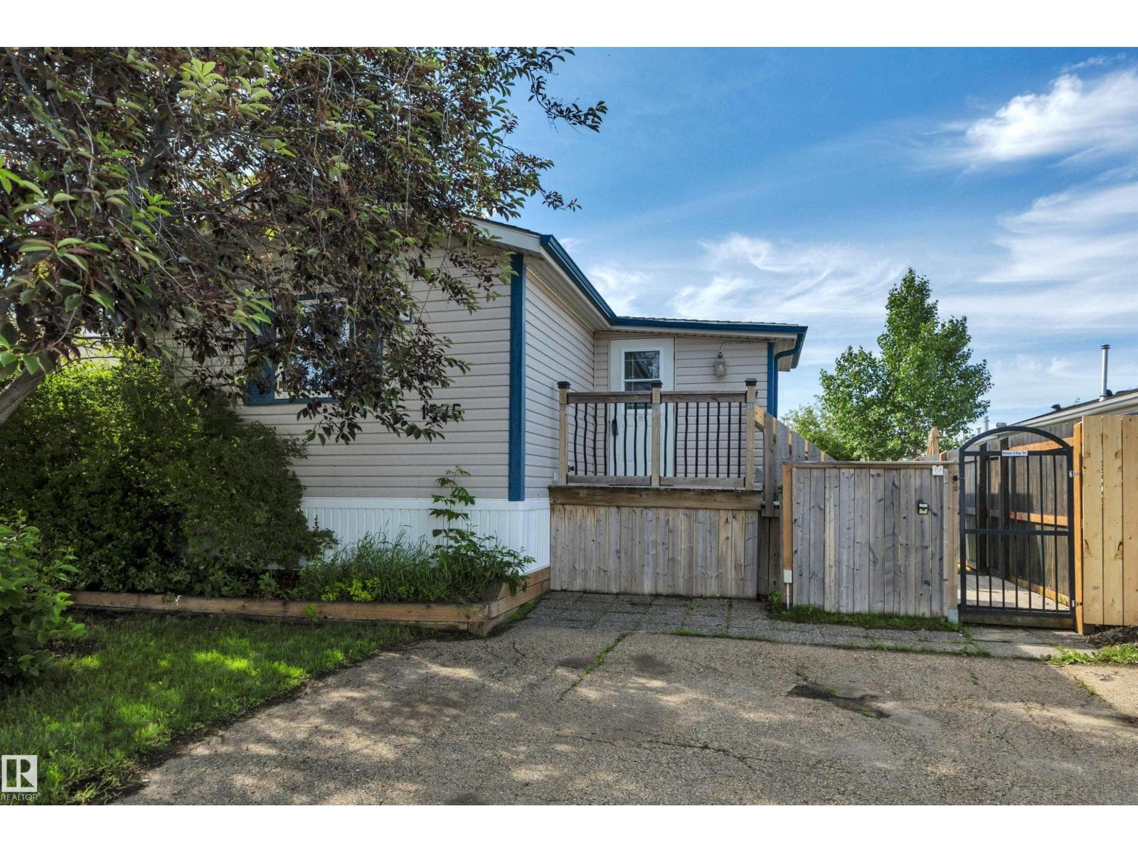 1575 Jubilee DR — photo 2