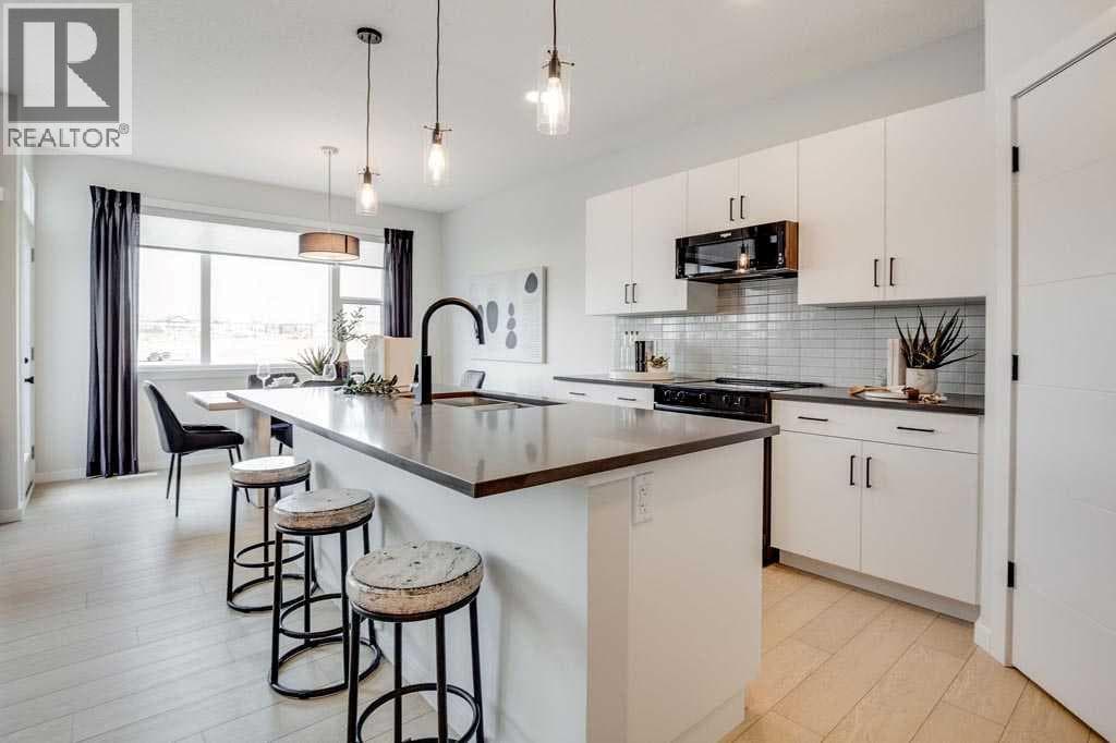 102 Rochester Crescent NW — photo 4