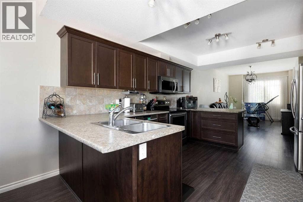 11, 137 FONTAINE Crescent — photo 3