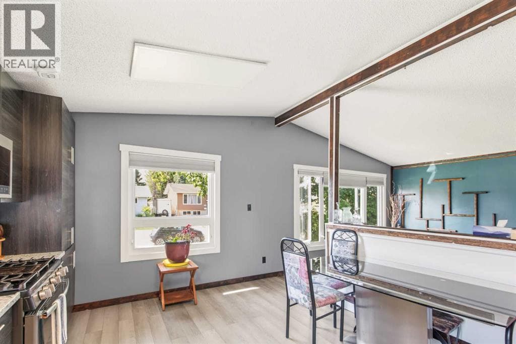 9922 81 Avenue — photo 3