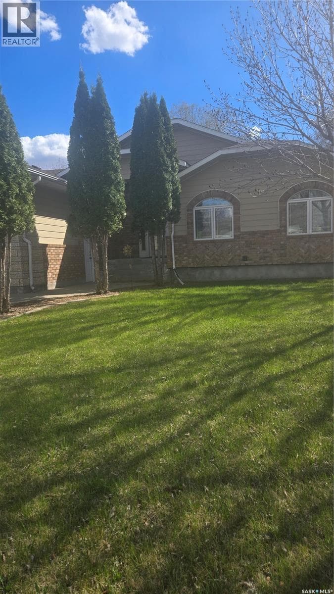 833 Peters AVENUE — photo 2