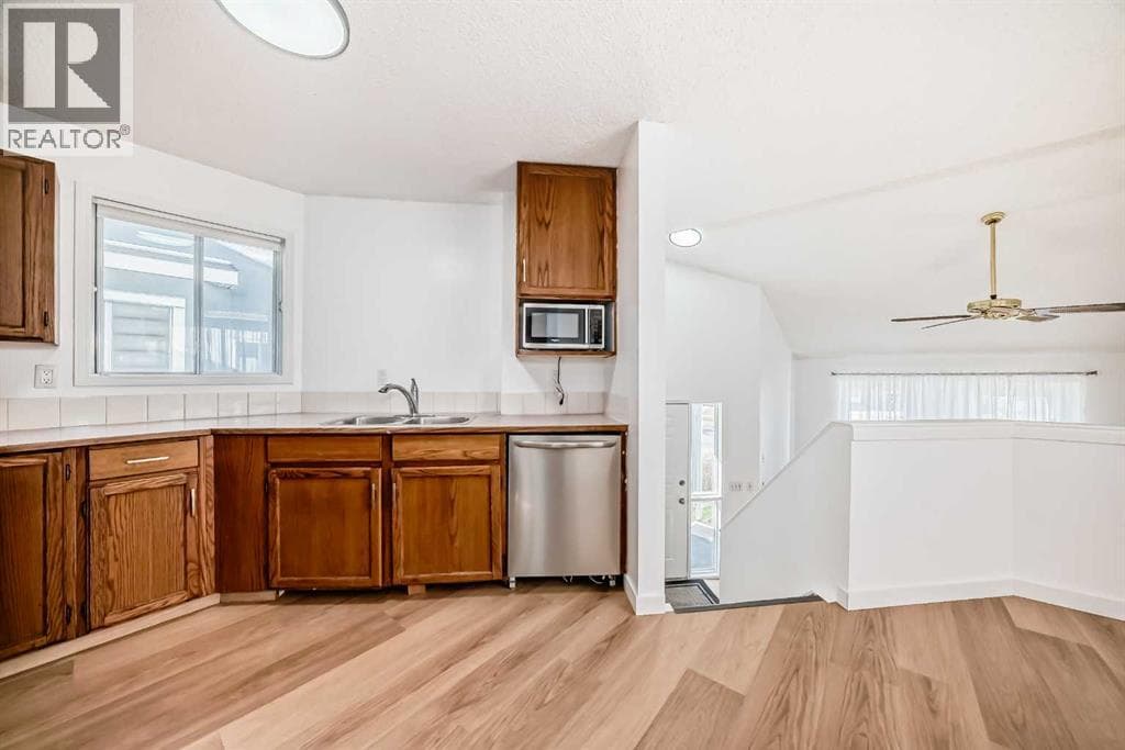 314 Castleridge Drive NE — photo 5
