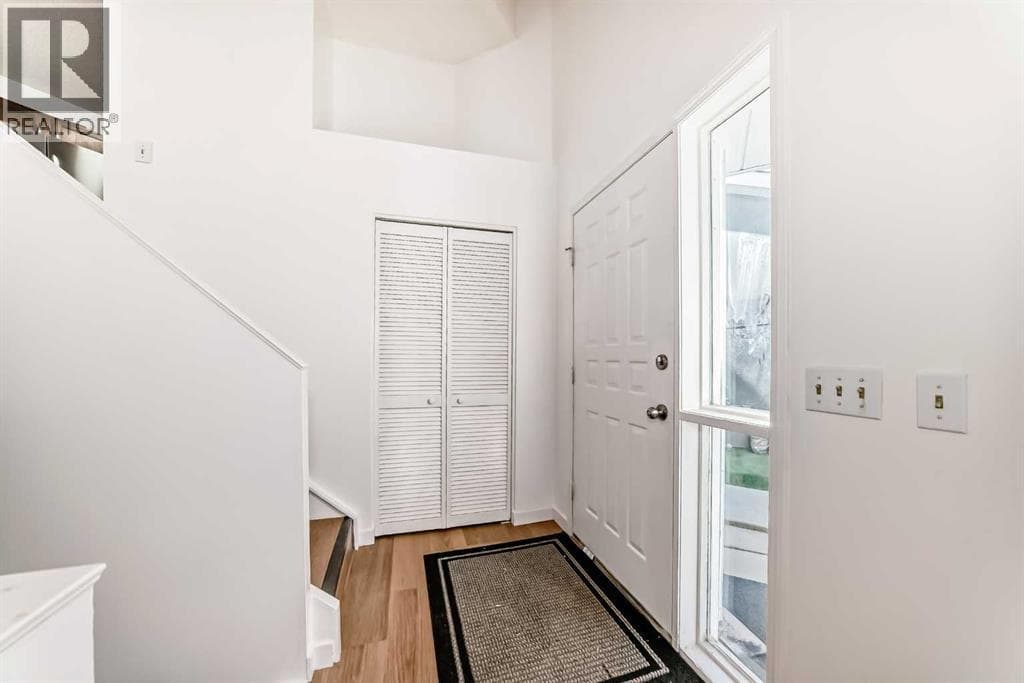 314 Castleridge Drive NE — photo 3