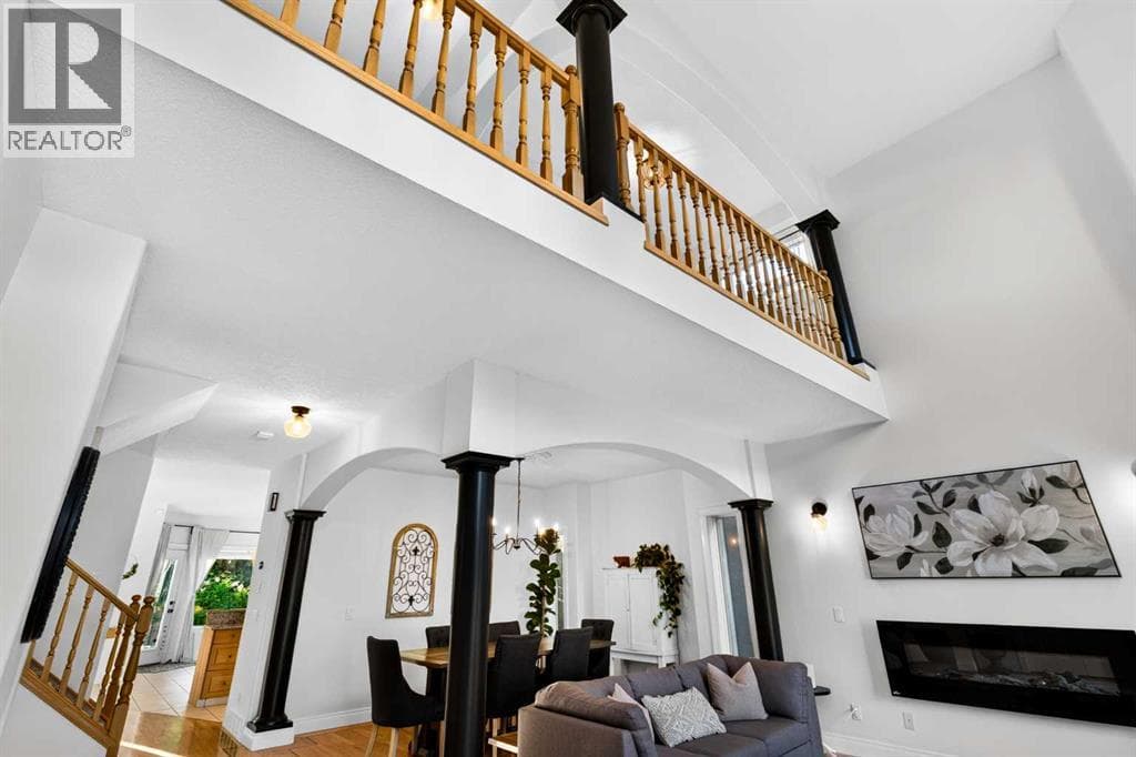 165 Strathlea Place SW — photo 4