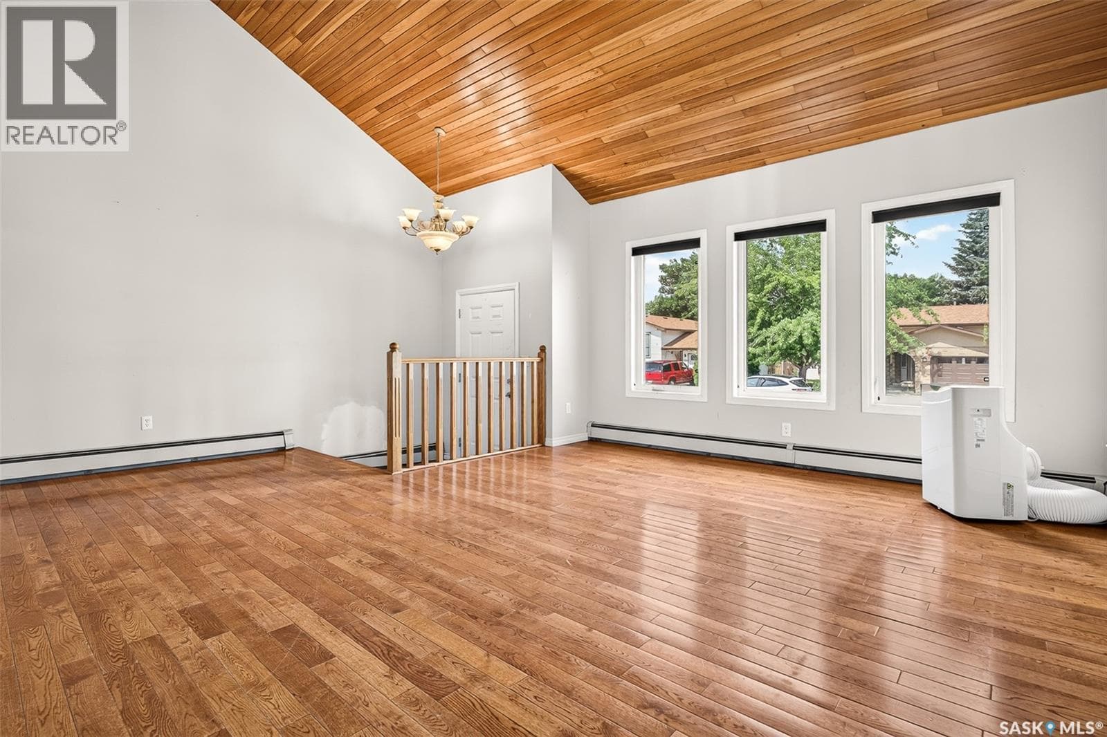 1309 Regal CRESCENT — photo 4