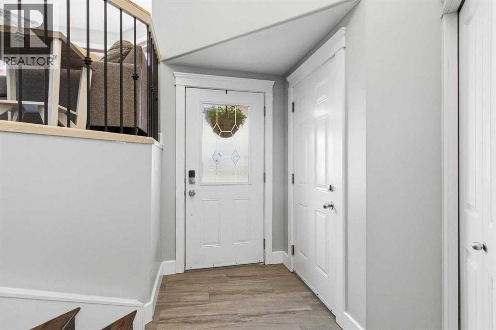 181 Coyote Crescent — photo 3
