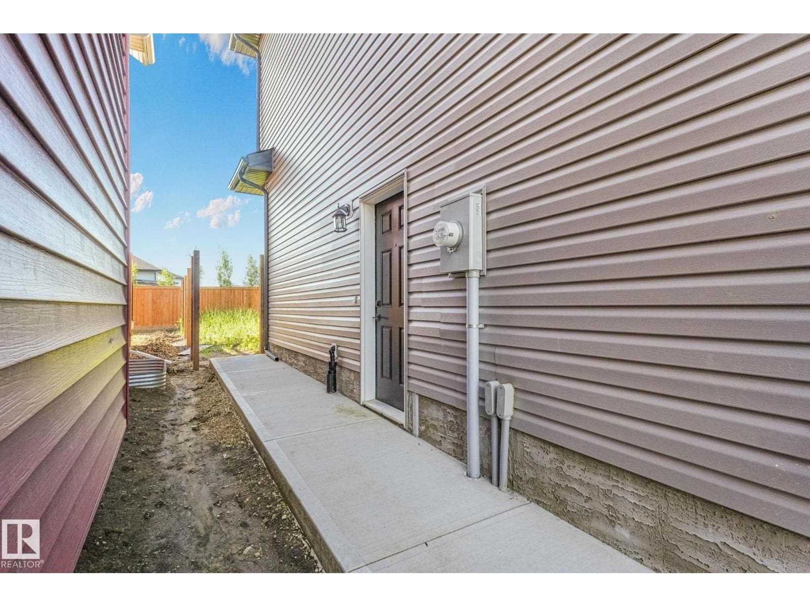 6608 51 AV — photo 5
