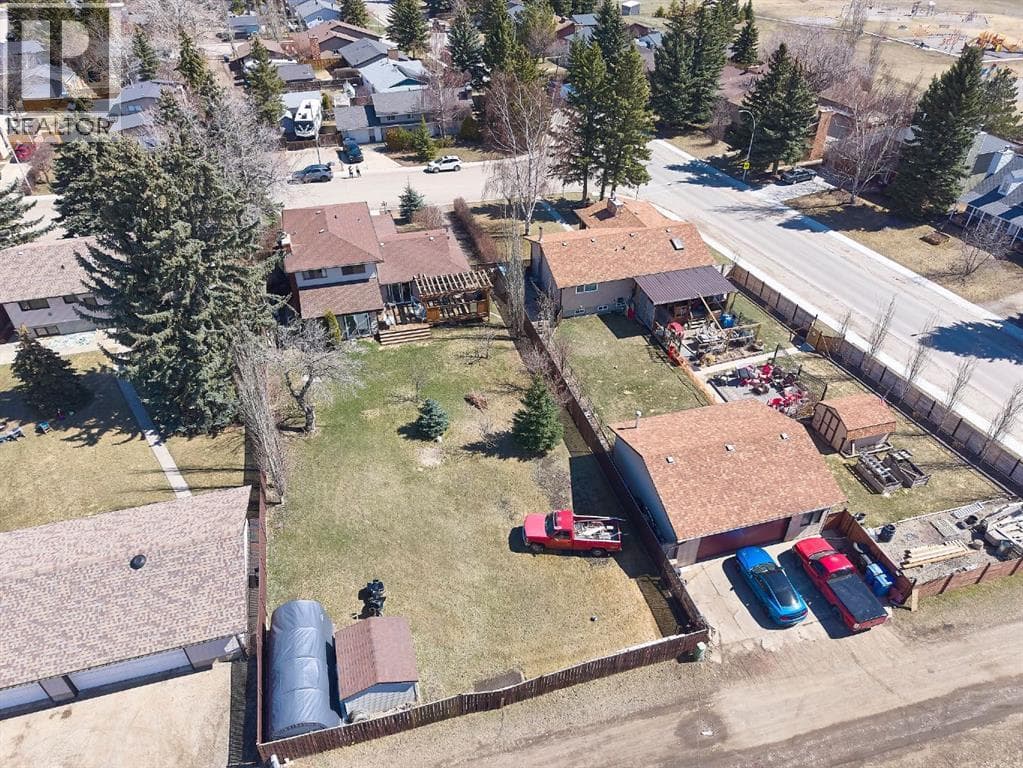 677 Wallace Drive — photo 3