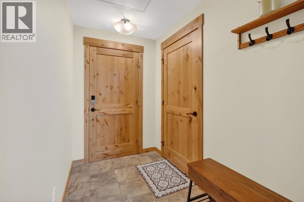 407, 707 Spring Creek Drive — photo 2