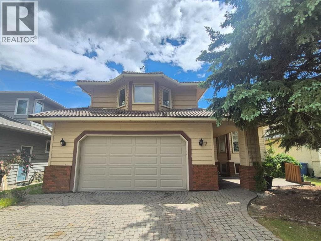 7 Suncastle Crescent SE